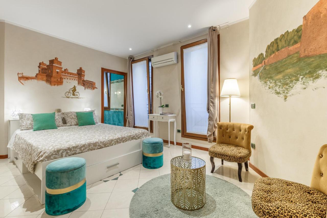 A Due Passi Dal Castello Apartment Ferrara Bagian luar foto