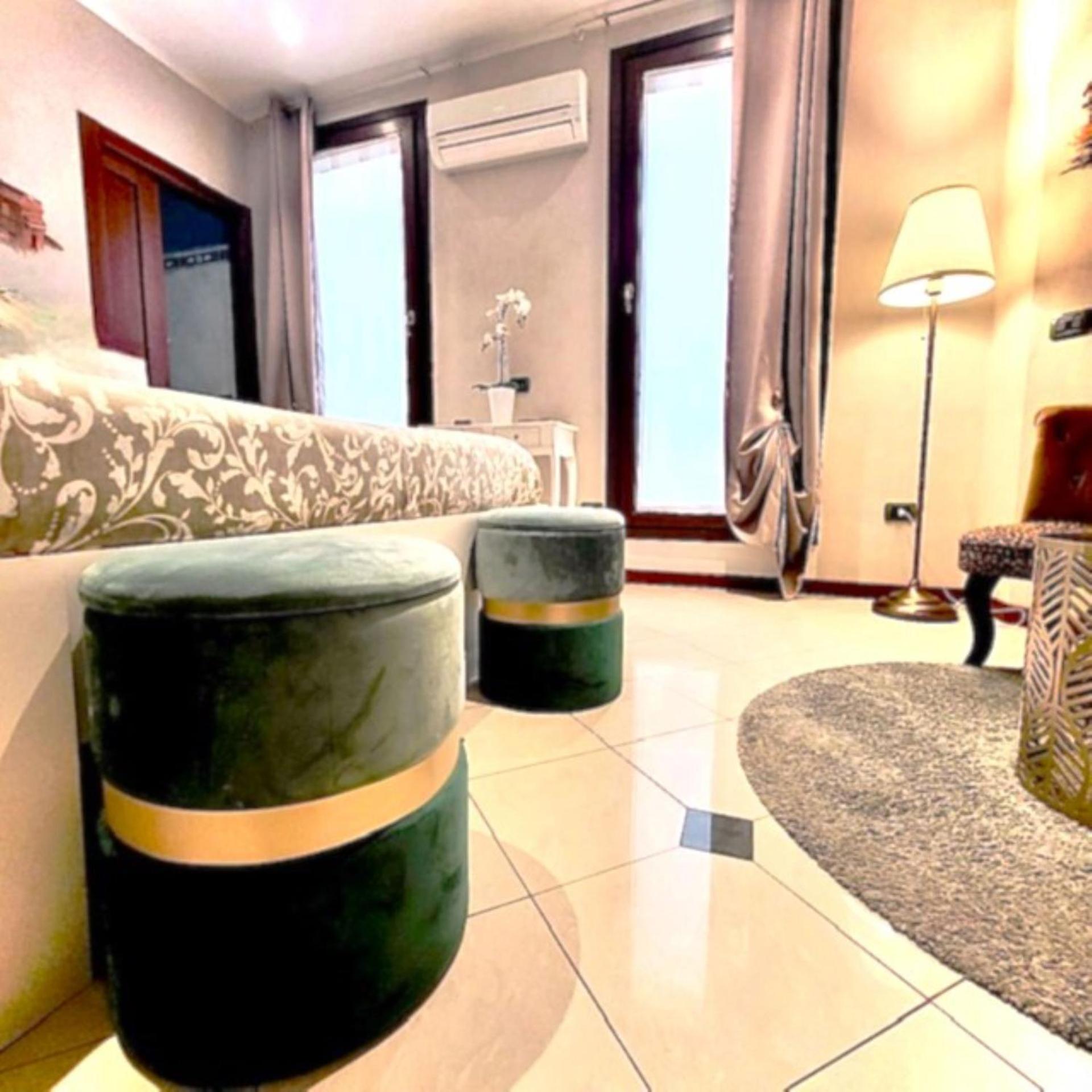 A Due Passi Dal Castello Apartment Ferrara Bagian luar foto
